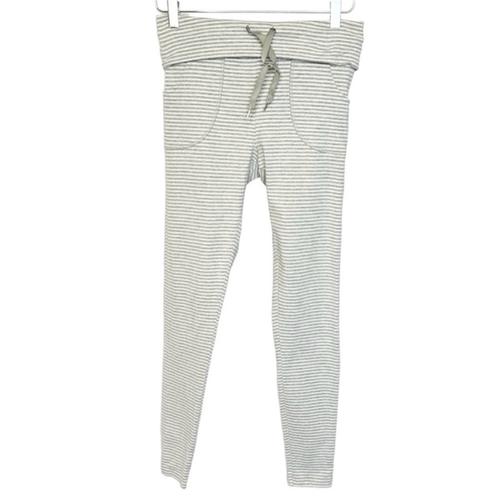 VICTORIA’S SECRET striped workout leggings pants S